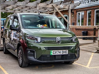 Dorset EVs at Rivos Hub Sandford - colinhillphotography.uk