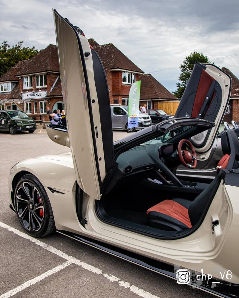 Dorset EVs at Rivos Hub Sandford - colinhillphotography.uk